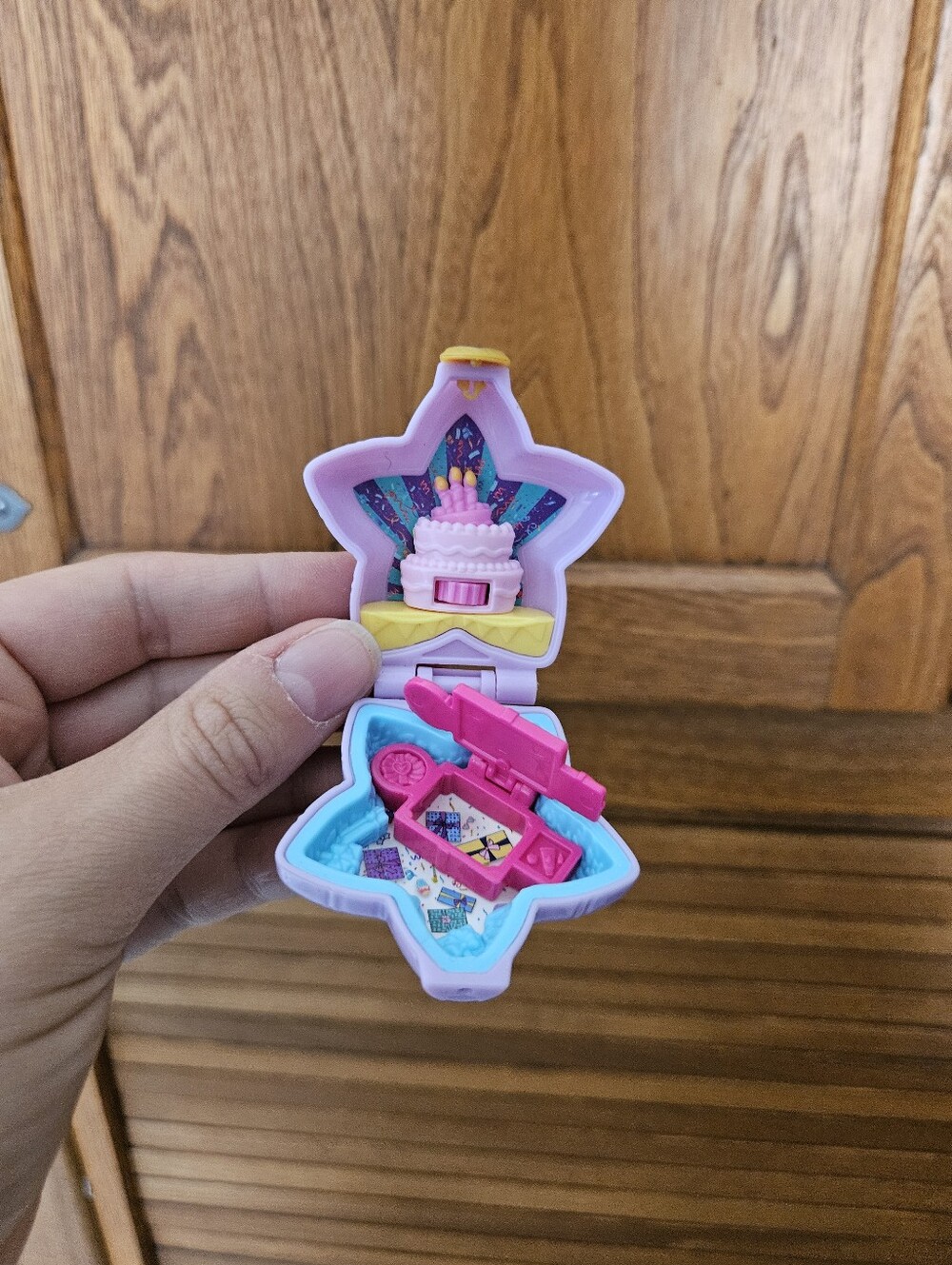 🧡3/$15 2015 Birthday Tiny Polly Pocket Compact